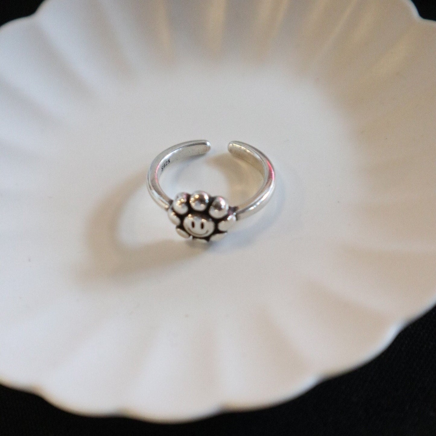 Cute Flower Stainless Steel Ring • Unique Resizable Jewelry • Smile Vintage Trendy Crafts • Irregular Stackable Geometric • Everday Ring